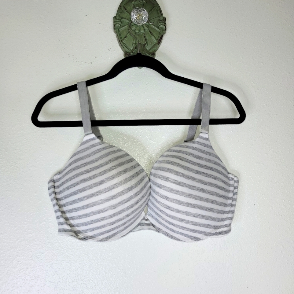 4 for $20 🤑 Secret Treasures Gray Striped Women's Bra